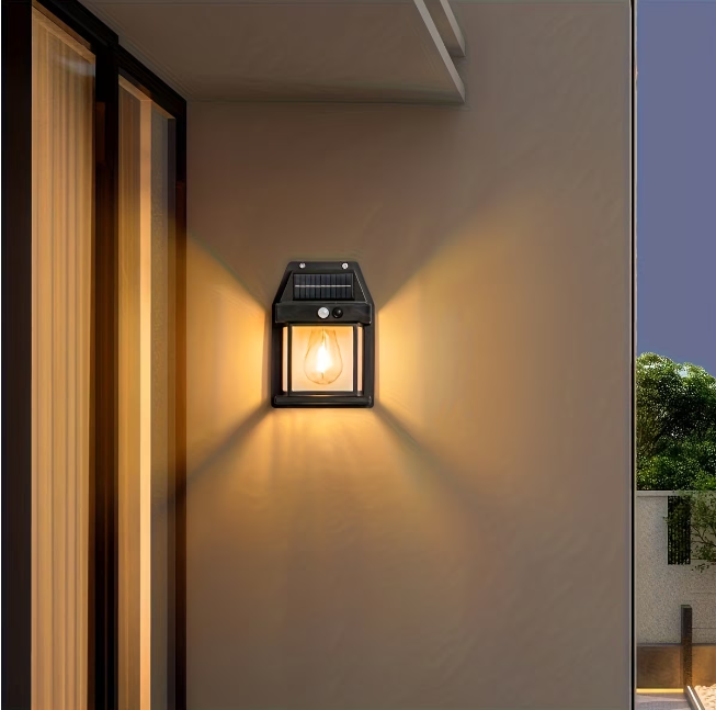 Lampa Solara de Perete 2W, 600LM, rezistenta la apa IP65, pentru gradina sau casa